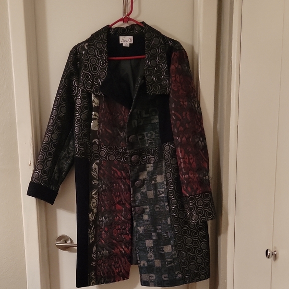 Elegant Patchwork Trench Coat - Picture 3 of 6